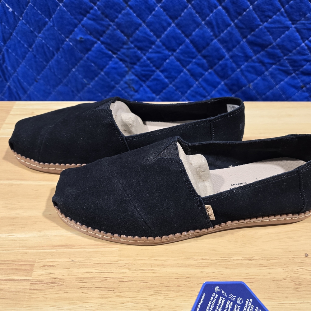 TOMS Classic Black Canvas Slip-Ons - Picture 4 of 6
